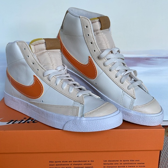 Nike Men’s Blazer Mid '77 EMB
Phantom/Pearl White/ Elemental Gold/Hot Curry - Picture 6 of 16